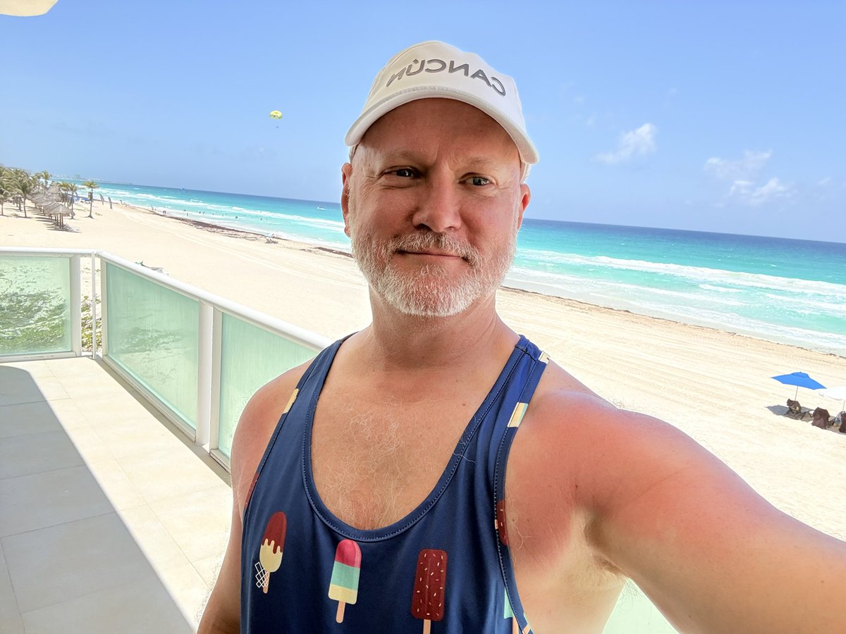 bones_secret's tweet photo. Cancun time ! https://t.co/CarRyWjUXa