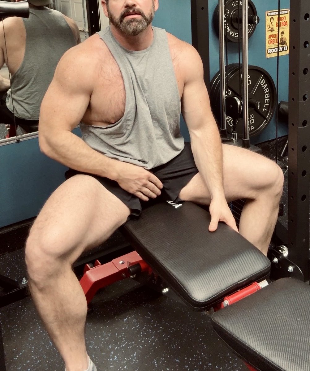 Muscle Daddy tweet media