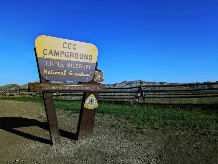 USDA_FS_DPG's tweet photo. Turn your love for the outdoors into an unforgettable summer. CCC Campground is seeking a Volunteer Host for the 2026 season. Be part of major events and explore the Maah Daah Hey on your days off. Apply now: https://t.co/9Yv2XoWYMM https://t.co/76MhdJ9TzK