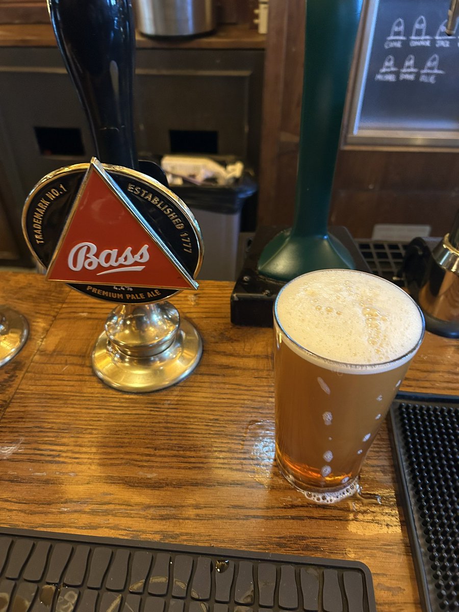 aplarge's tweet photo. This #bass spotting is hard work, but not without its rewards. #ship #borough ex-Fuller's now indie. https://t.co/qJkmtv3DmA