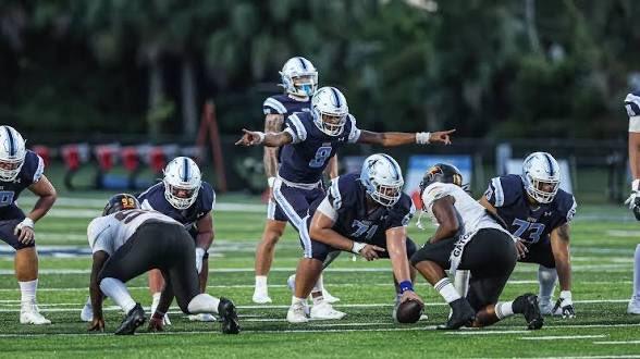 Aaron Lucero | 6’7 330 OL | tweet media