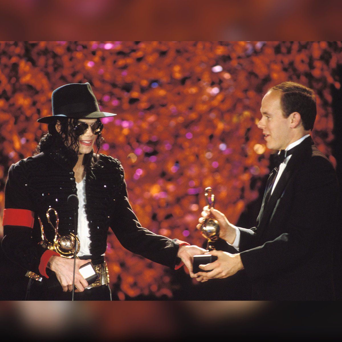 Michael Jackson 공식 X 이미지