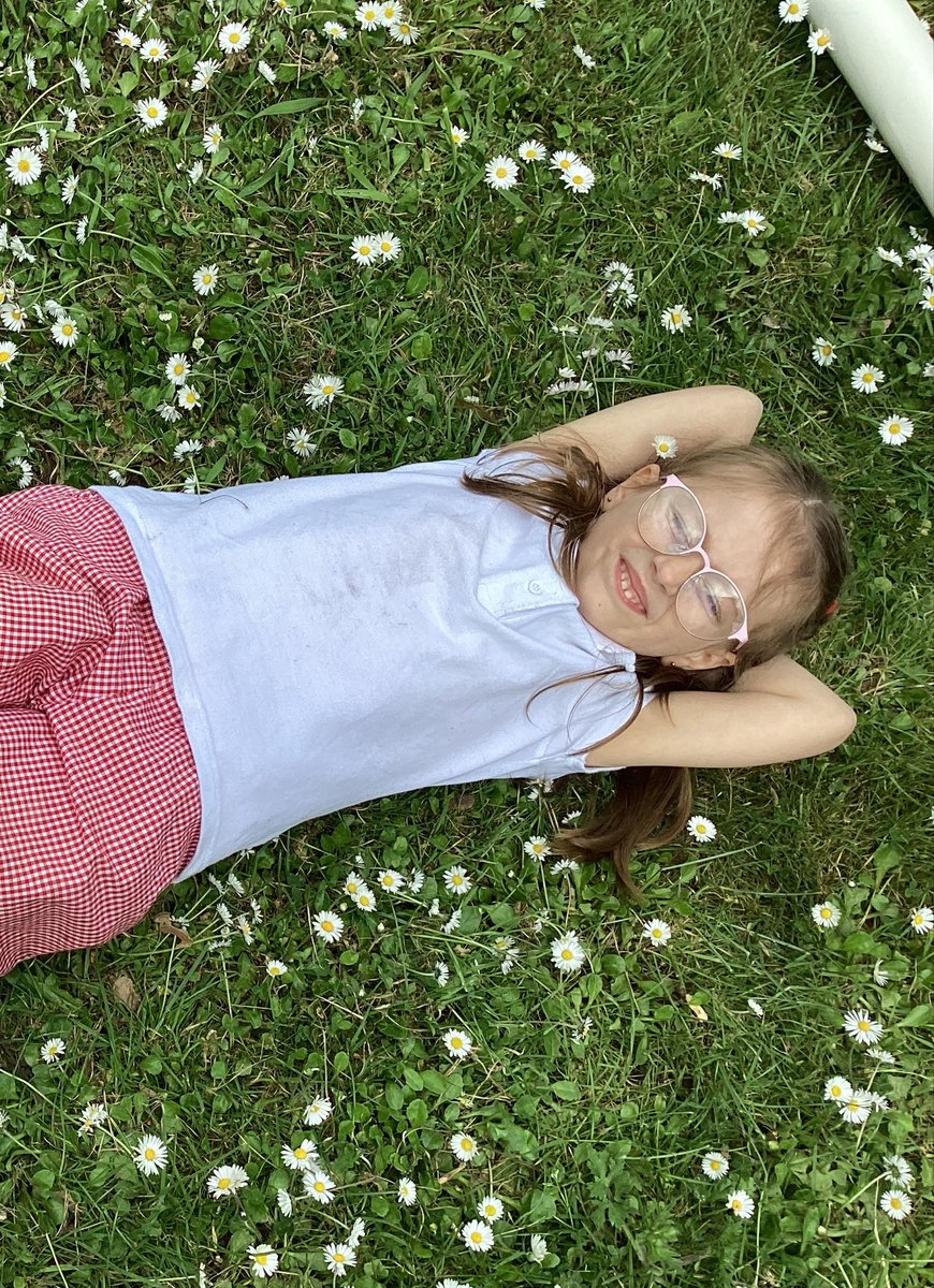 MissSingleton8's tweet photo. We love it when the daisies come out! 
What beautiful smiles and a beautiful bunch of tiny humans you lot are.
@Pawlettprimary @SJeffriesPPSA https://t.co/GzjvpYOb3m