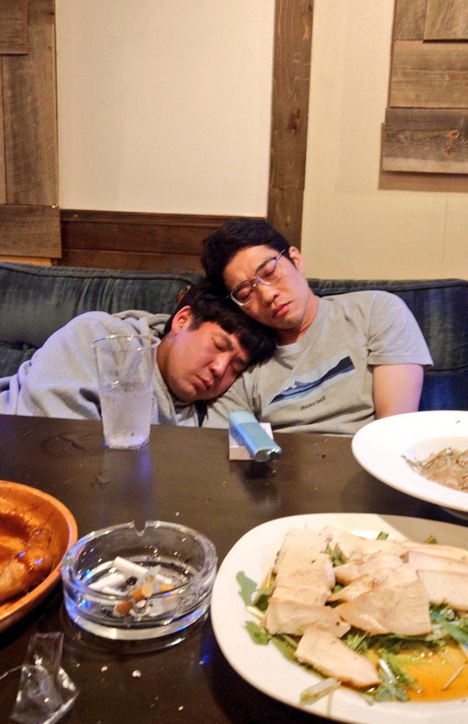 SUPER_JOERUSH99's tweet photo. 取り急ぎ「少し難しい話だな」にお越しいただいたお客様、バンド始めるズ＆アイアムアイバンドの皆様も本当にありがとうございました！

僕の憧れガガガSPのコザック前田さんがライブを観に来てくださったので、やっちまえ精神で舞台上から無茶ぶりしたら線香花火を歌ってくれました！！夢すぎるて！！ https://t.co/SV8IEAOfgK
