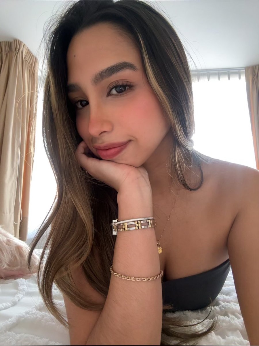 𑣲ari tweet media