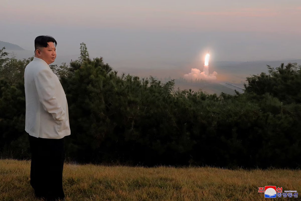 BattlementLK's tweet photo. Only thing that stops a bad guy with a nuke is a good guy with a nuke. https://t.co/mpnPYiNmv9