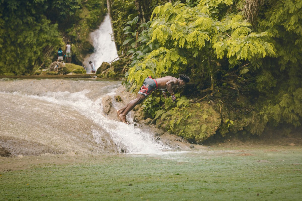 KeonPredi's tweet photo. IShowSpeed diving skills in Jamaica  

Photos by me 

@ishowspeedsui @IShowSpeedHQ https://t.co/UbubBvmIyg