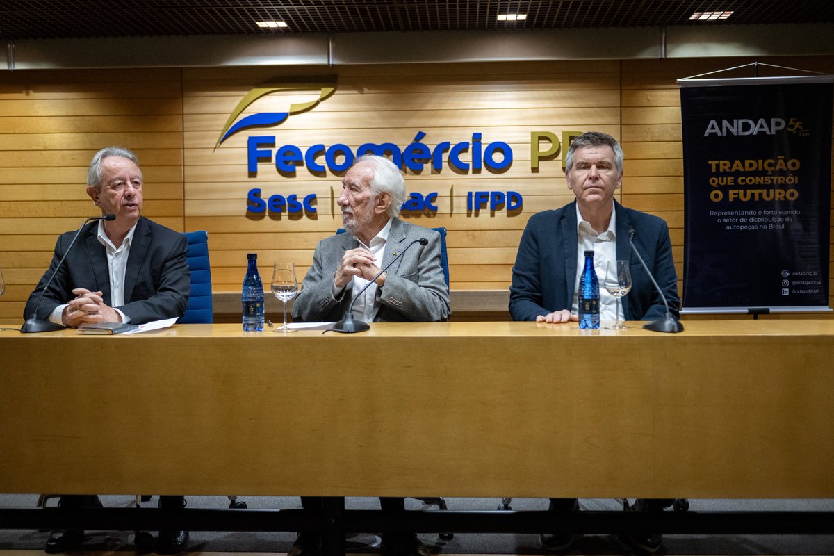 FecomercioPR's tweet photo. A Fecomércio PR recebeu, na última sexta-feira (8), a reunião plenária especial da Andap e Sicap, reforçando a integração entre as entidades e o fortalecimento do setor automotivo e de autopeças no Brasil. 🚗⚙️
#FecomércioPR #SistemaFecomércioPR #Autopar2026 #SetorAutomotivo https://t.co/qxNrcWRbhT