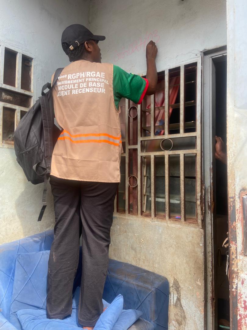 UNFPACameroon's tweet photo. Forget the noise. Cameroon’s 4th General Population & Housing Census is a masterclass in Technical Sovereignty. This operation—integrated with an agricultural module—is a landmark success for African statistical engineering. 📊📷 #CameroonCensus #DataForDev https://t.co/093t4jlZNe
