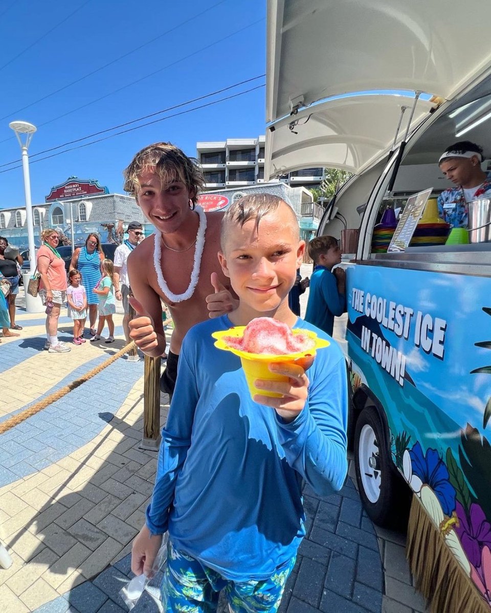 cbpier's tweet photo. ✨🔮 Hang 10, hang with some friends, and stop by for some Maui J's Hawaiian Shave Ice Co. 🤙🏽🍧💫
↳ https://t.co/m1JkdmAQzp https://t.co/wpvqdf9BP6