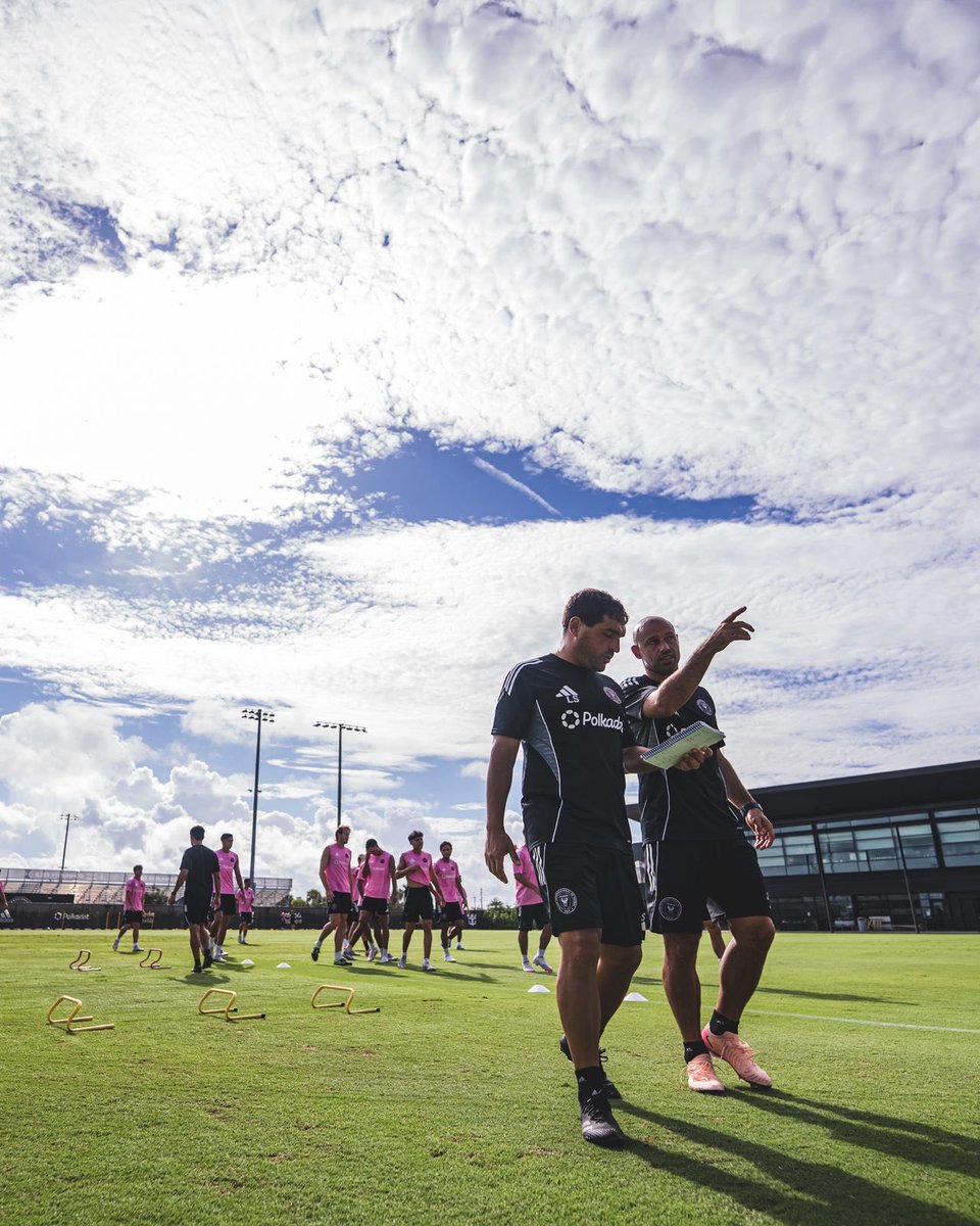 Stillitano_DT's tweet photo. Gracias a todas las personas que forman parte de la institución por el recibimiento y el trato. 
Conocer desde adentro un país, una cultura y una liga nueva como la @MLS 
Y a los jugadores,por la manera de competir y por los logros  en cada competición 

Gracias @InterMiamiCF https://t.co/b9GCZt5UEp