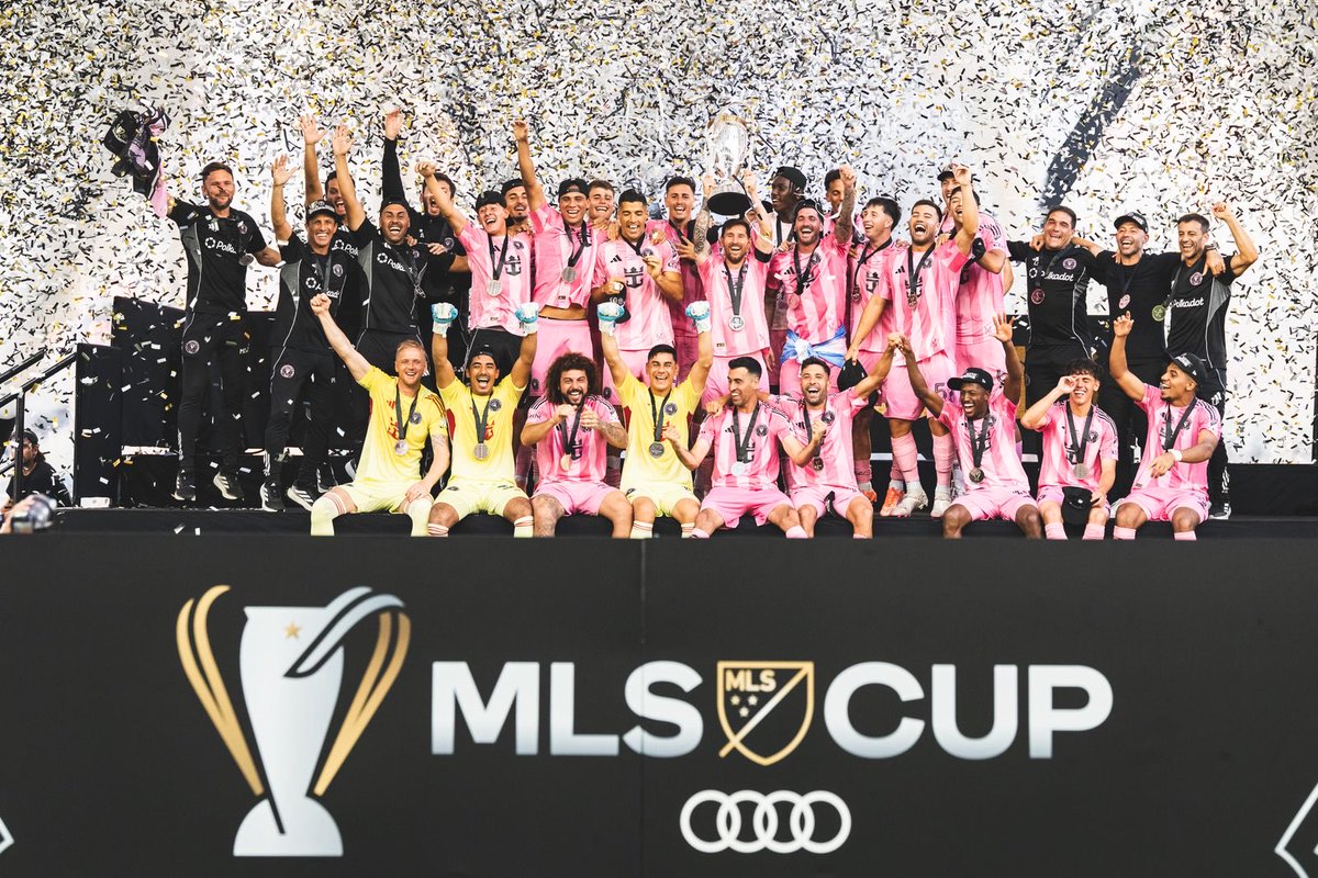 Stillitano_DT's tweet photo. Gracias a todas las personas que forman parte de la institución por el recibimiento y el trato. 
Conocer desde adentro un país, una cultura y una liga nueva como la @MLS 
Y a los jugadores,por la manera de competir y por los logros  en cada competición 

Gracias @InterMiamiCF https://t.co/b9GCZt5UEp