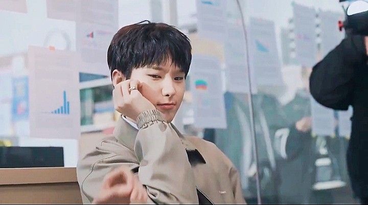 hourly hoshi tweet media