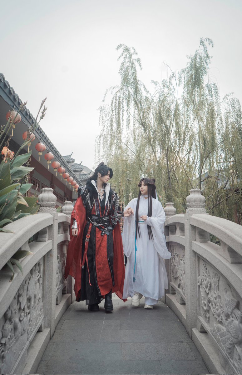 torayatsupon's tweet photo. Lemme drop this and sleep  ❤️🤍 #hualian #huacheng #xielian #tgcfcosplay https://t.co/3ctbIuoYVA