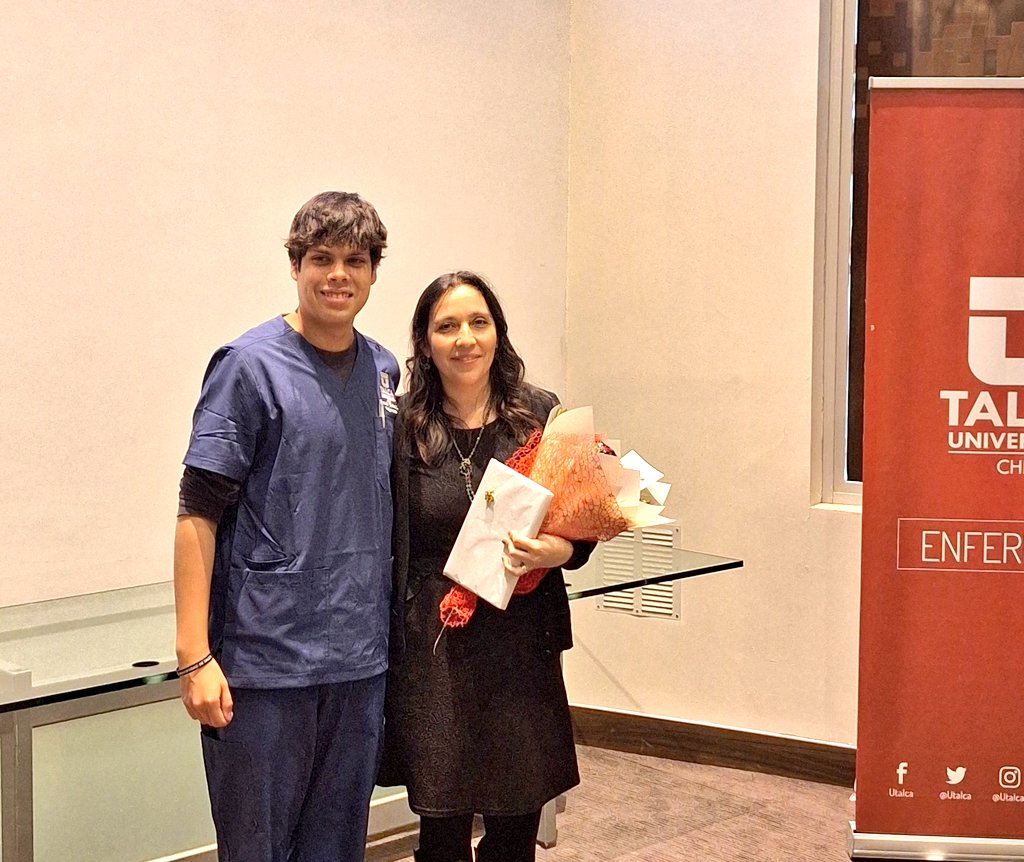 CsSaludUTalca's tweet photo. 🔵 @EnfermUtalca celebró hoy el dia de la profesión con charla del prof. Gustavo Domínguez, sobre salud mental.

Ademas, l@s estudiantes entregaron obsequios a l@s docentes con motivo del Día de la Enfermería y reconocieron a la directora, prof. Claudia Zenteno💙

#FCSUTalca https://t.co/RM3B2iZU6j