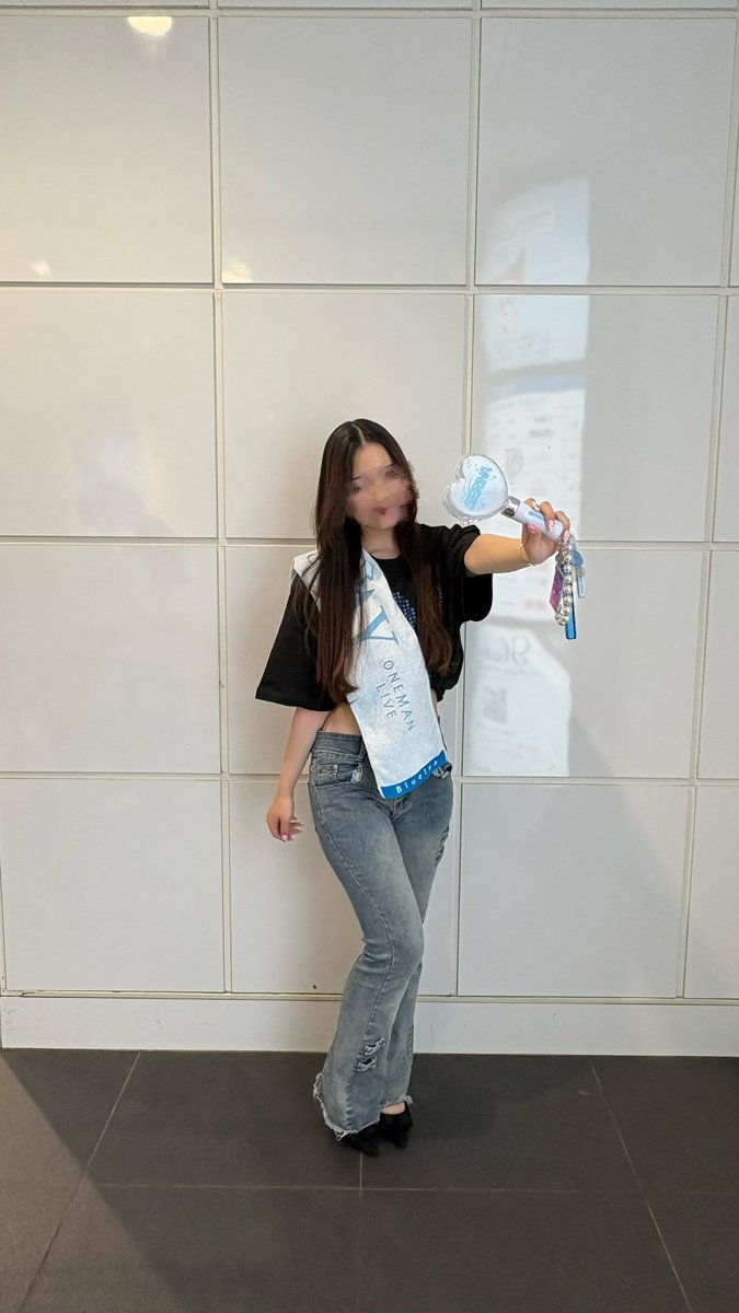 6l__na's tweet photo. ものすごーく、パフォーマンスに鳥肌が立ったし
ものすごーく、感動する内容だったし、
ものすごーく、ブチアゲで楽しかったし、
ものすごーく、幸せな気持ちになった、
最高のライブでした。
本当におつかれさまでした。
ありがとう。

 #SERINA_ONEWAY  
 #SERINA https://t.co/UVLnK8AA44