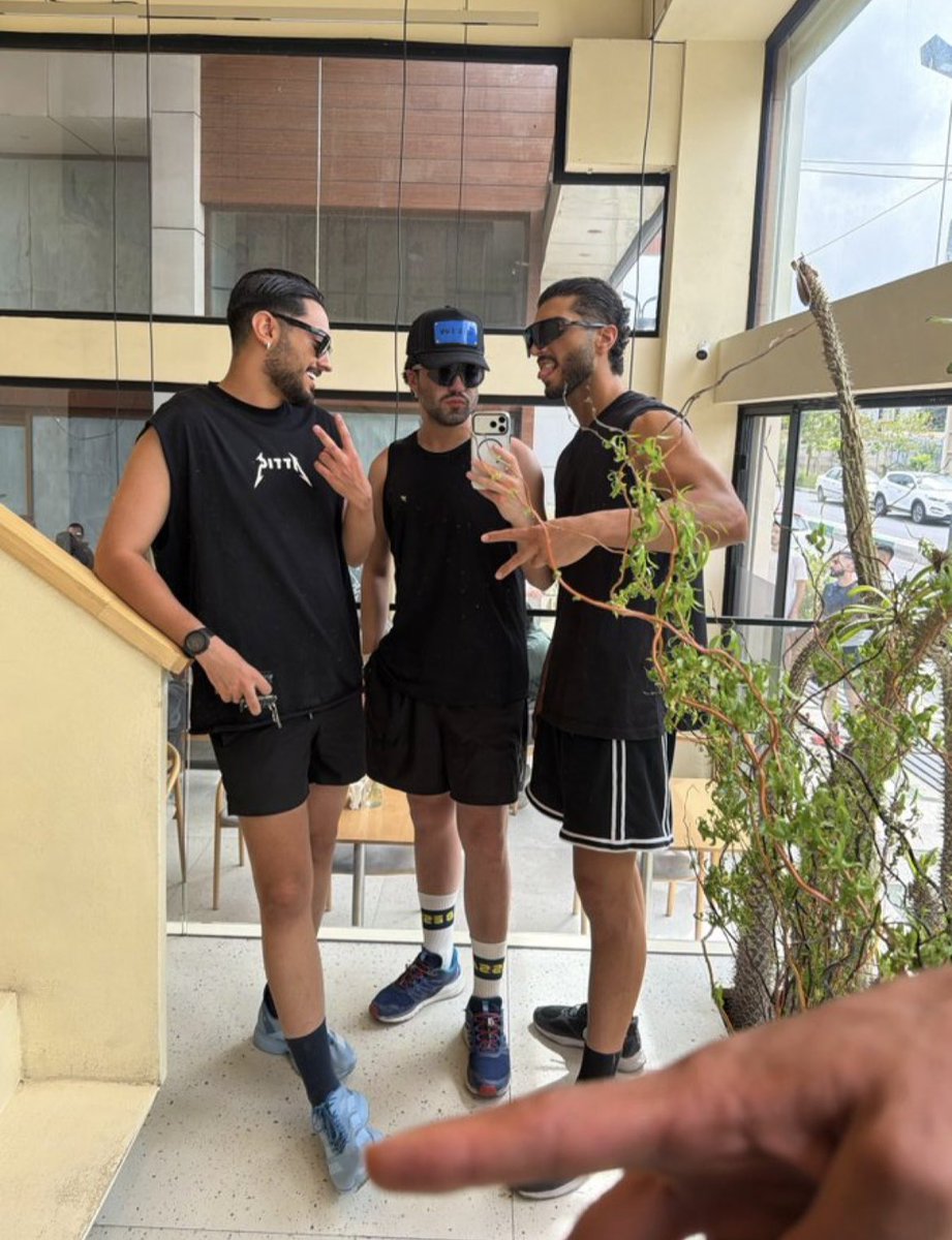 پرهام tweet media