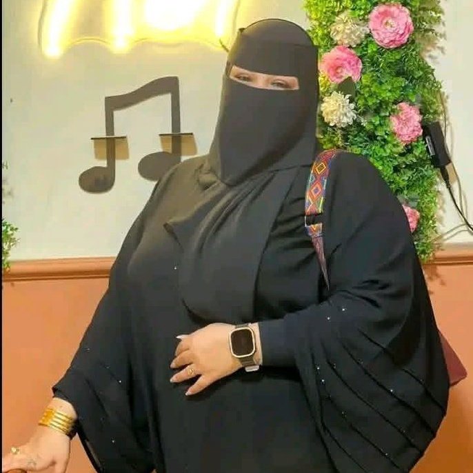 nwl11141333's tweet photo. وأغار أن يغرم أحد بعينيك……ولا يعلم إنها لي.
وأغار من عين تتأمل عيناك وأنا  المغرم بها…..!❤️ https://t.co/a5BThAXbUF