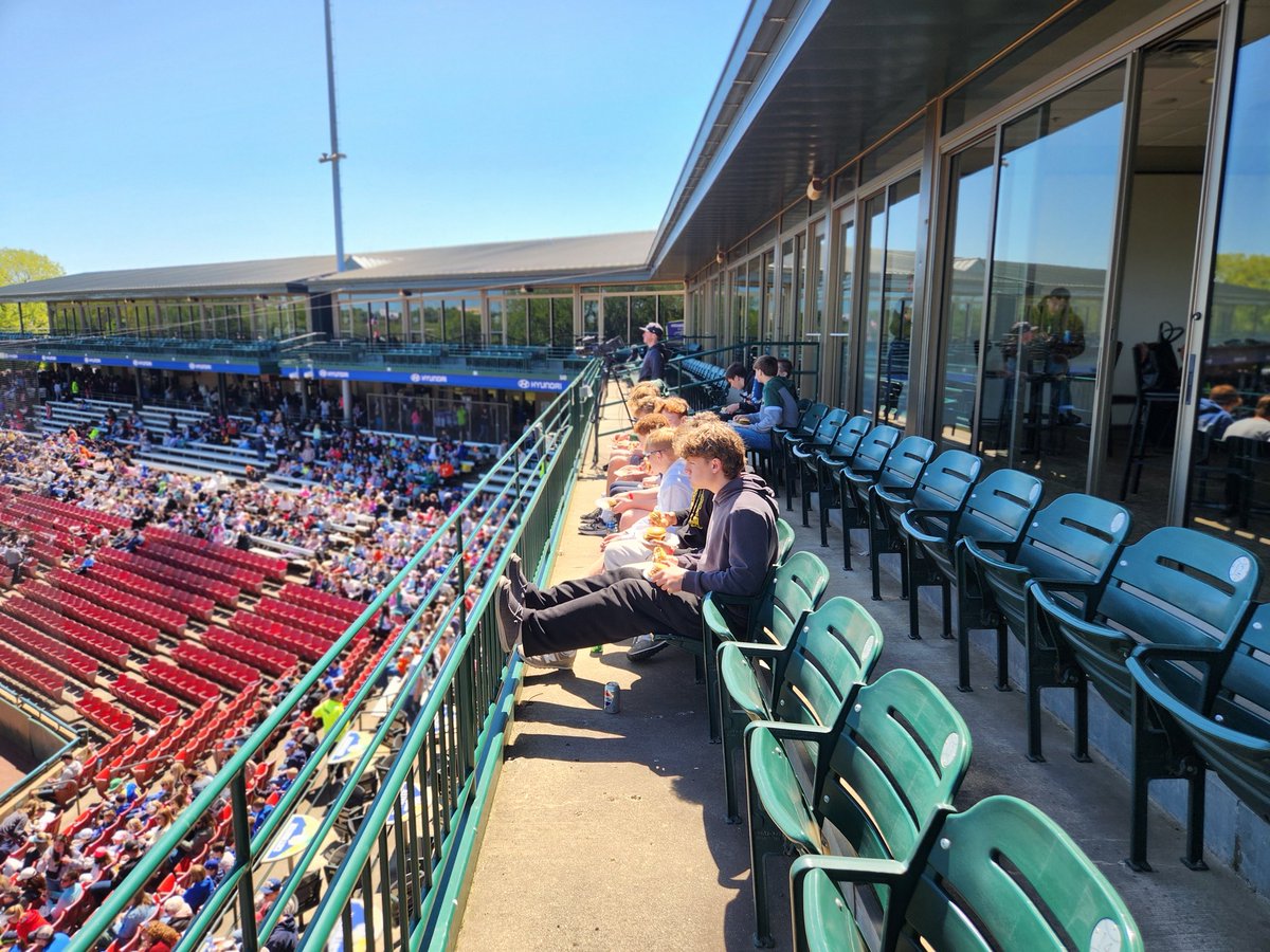 CoachKennell's tweet photo. Sports Marketing and FBLA students had a great time visiting the @KCCougars Sports Business Seminar today! #BusEdu https://t.co/iTxZeHxdis