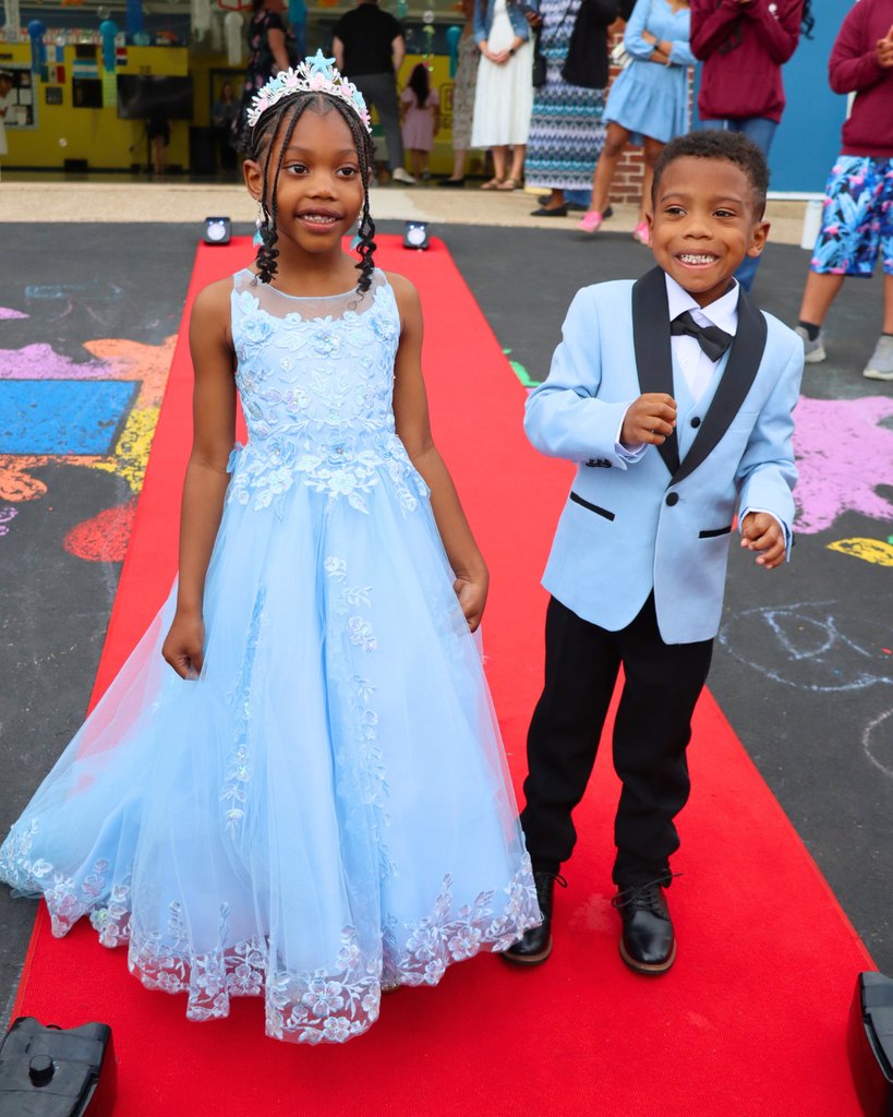 MusselmanLC's tweet photo. Our Musselman Learning Center students showed up for Kindergarten Prom dressed to impress and ready to dance the night away! Huge thanks to our amazing staff for making this magical memory for students and their families. 🧜‍♀️🪼💖🎉 https://t.co/SX2cjl60zM