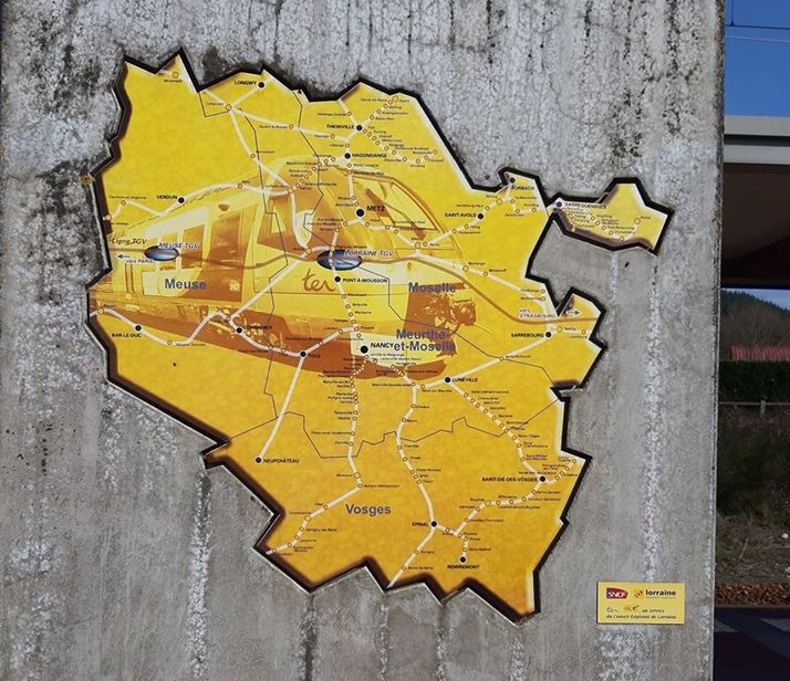 Parti_Lorrain's tweet photo. Ils nous manquent nos bons vieux Métrolor aux couleurs de la Lorraine 💛❤️💛 https://t.co/f7P1mCXJBw