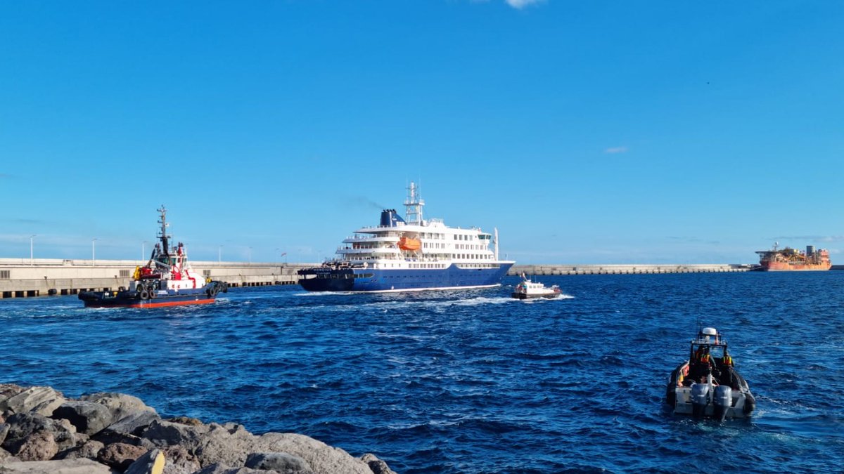Finaliza con el éxito el operativo de evacuación de los pasajeros del MV Hondius 🚢

Tras atracar en el puerto de Granadilla para garantizar la absoluta integridad de las personas evacuadas, el crucero parte rumbo a Rotterdam 🇪🇸⚓️🇳🇱