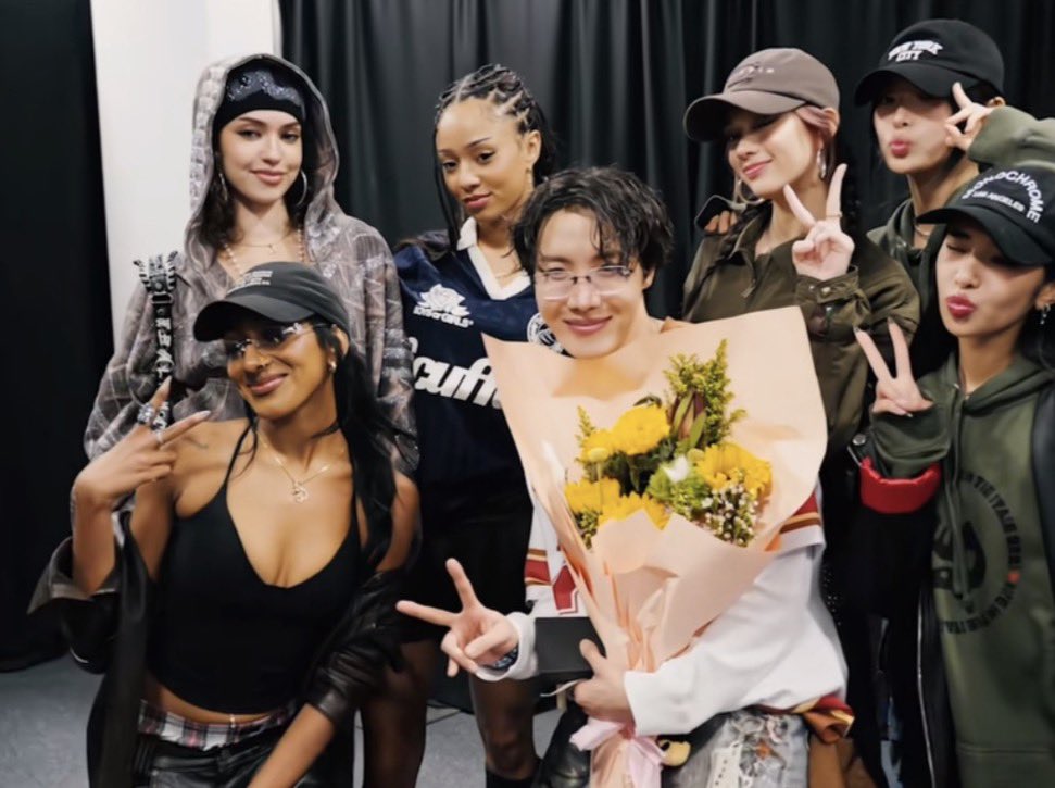 kiyo ⁷ - seeing bts !! tweet media