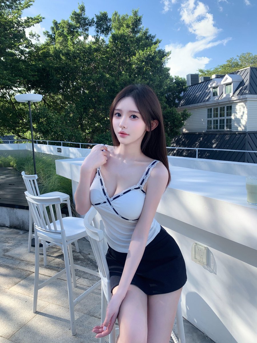 深圳兼职新人 🔥
丝丝 24岁 D罩杯 168cm 86斤
超长筷子腿+可盐可甜女友风
不催不事儿，服务认真好评多🥳
短暂停留，只做兼职不全职
苗条系，接受有素质的优质援助
拒绝醉酒、低素质
#深圳 https://t.co/21EbcQgZ6E