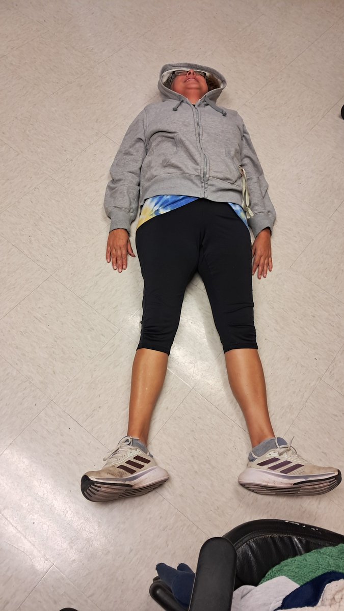 CoachLoRo's tweet photo. Retiree Spirit Week: Ms. Kreusel Day #skyhawkpride #vhawks @StinsonPTA @NISDStinson https://t.co/cbBLWNvRPK