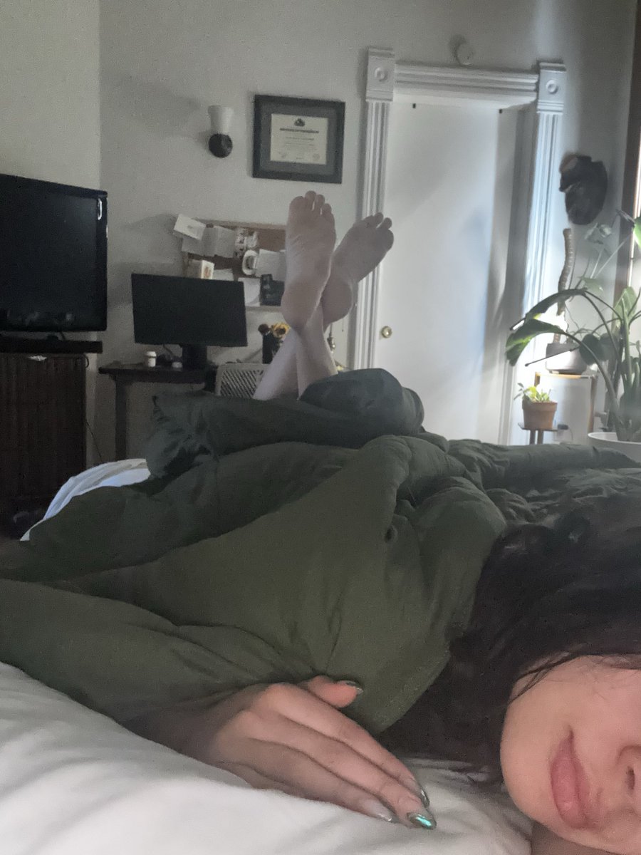 LydiaLove44's tweet photo. Taking a sick day 

Chicago • findom • brat https://t.co/McFCnu7qRX