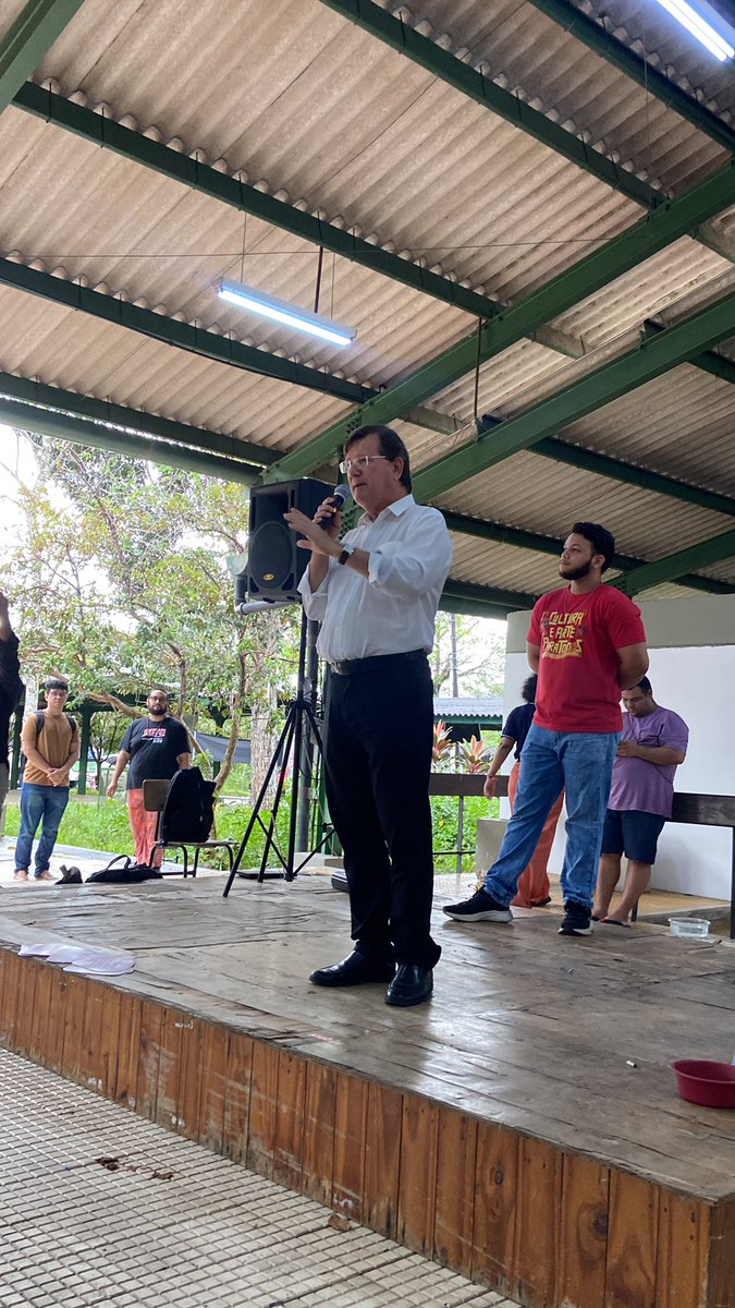 juridicojpfaria's tweet photo. zé ricardo aqui na ufam defendendo os estudantes, coisas que o coronel rosses não consegue fazer https://t.co/nzMkdghmbR