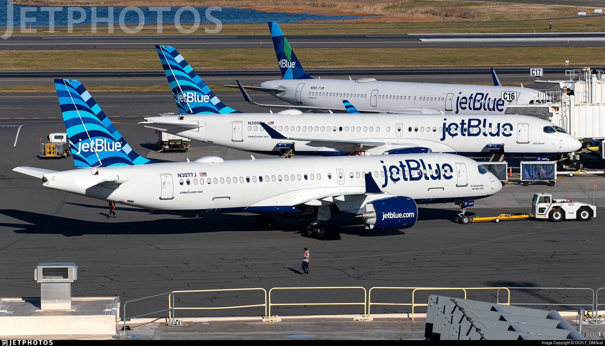 SongofW's tweet photo. @Turbinetraveler Great record on Spirit's part, though they aren't the only ones with this claim (current or historical). JetBlue, Frontier, Breeze (new but sizable fleet), Virgin America, US Airways (under that name, under USAir there was tragically several like a rudder hardover event on B733) https://t.co/efA6EaFInH