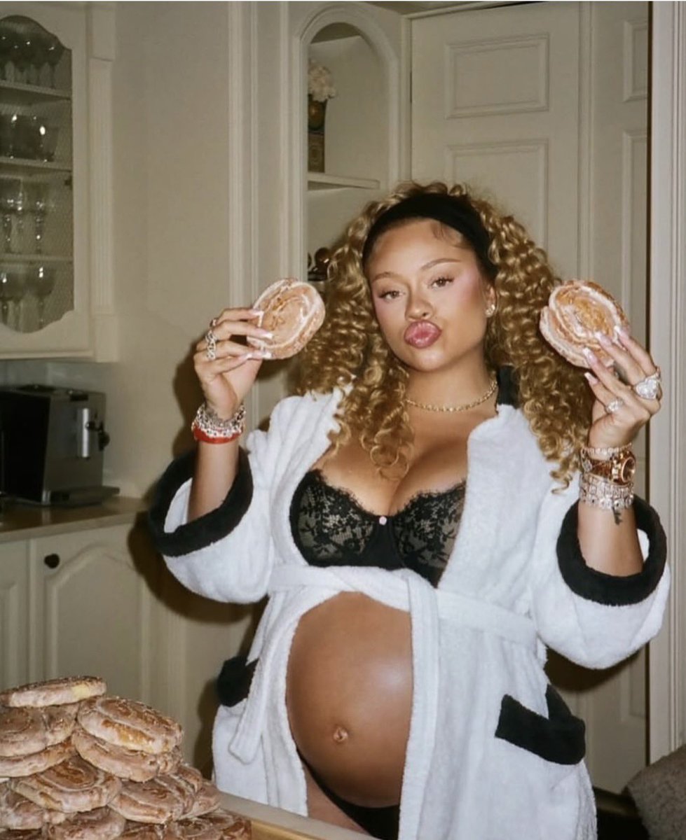 lattosupremacy's tweet photo. BIG MAMA (the album) 
5/29 🚨

Pre-save: https://t.co/qQpKG85eAf
Pre-order 💿: https://t.co/uoNaTrPZPF https://t.co/4wyQwe0PTF