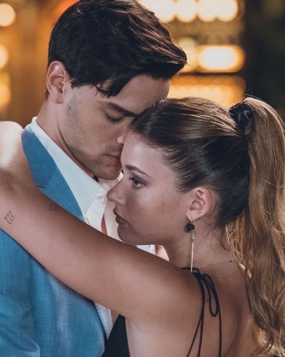 luciaapsnz_'s tweet photo. "¿Y qué te hace pensar 
que yo sí podría vivir sin ti?"
- Nick a Noah. https://t.co/EVP3zRG9uC