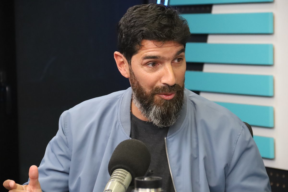 🎙️ “En el partido con Ghana, si te pregunto '¿qué te acordás sacando el penal que hice que te acordás que hice?' Nada, si no la toqué, fui un desastre”

🗣️ Sebastián "Loco" Abreu en Las Voces del Fútbol por 𝐄𝐥 𝐄𝐬𝐩𝐞𝐜𝐭𝐚𝐝𝐨𝐫 𝐃𝐞𝐩𝐨𝐫𝐭𝐞𝐬.

📻 810 AM · 92.5 FM
▶️