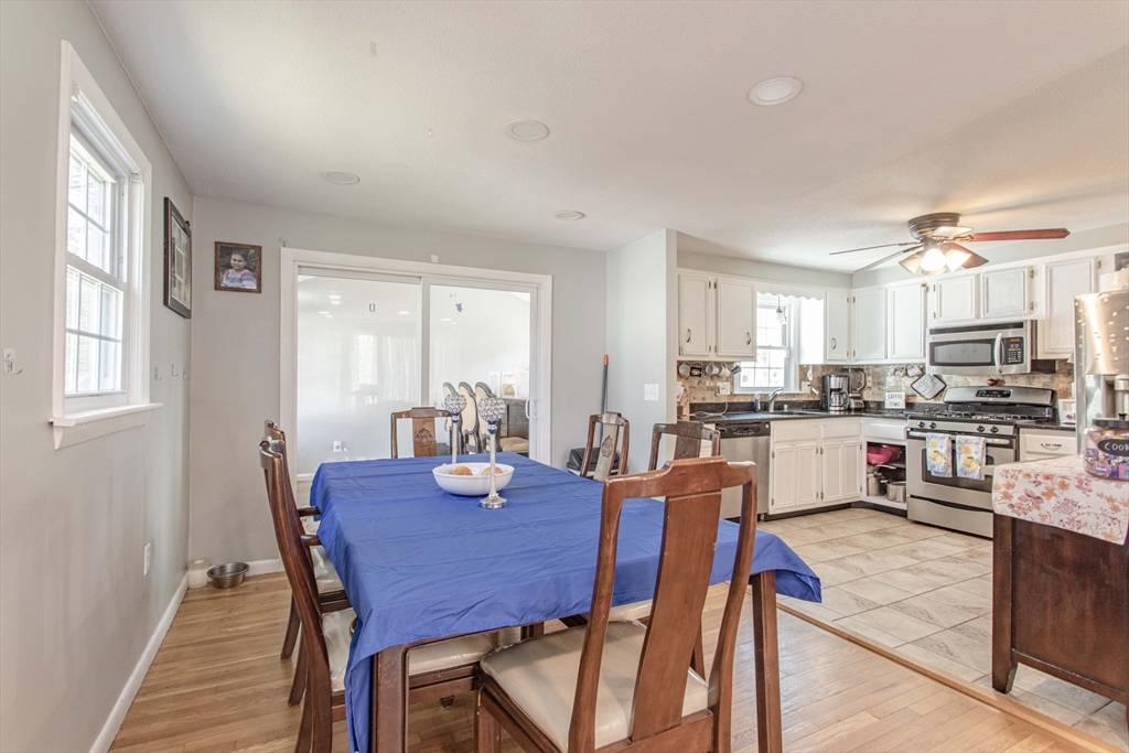 Cmartinez55's tweet photo. 📅 OPEN HOUSE | ⏰ Sat, May 16, 2026 12:00 PM - 02:00 PM

🏠 12 Dartmouth Drive, Milford, MA 01757

https://t.co/hrDkeInHys https://t.co/GXZ2kpw5Oe