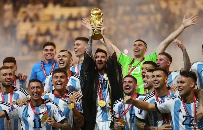 🚨🗣️ Lionel Scaloni:

“Wearing the jersey with three stars is very special. Let’s hope it won’t take that long to get the next star!”