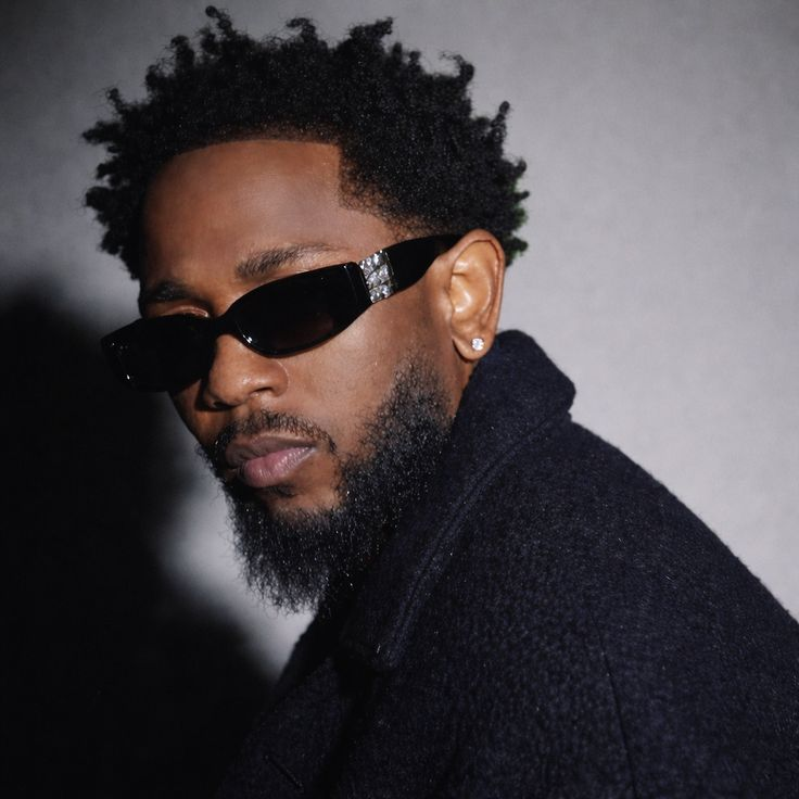 AstroMagazine_'s tweet photo. "GNX" de Kendrick Lamar disparaît des plateformes de streaming, les clips de "NOT LIKE US" &amp; "LUTHER" supprimés de YouTube par l'artiste : 

Qu'est ce qu'il prépare ? https://t.co/7t1ANbe6l3