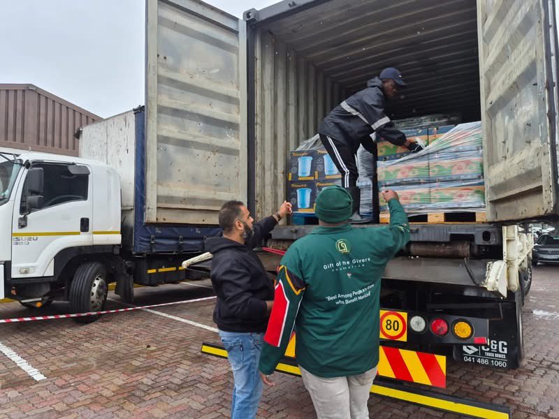 Ayesha_Bagus's tweet photo. Thank you @GiftoftheGivers for the work you’ve been doing across SA this week. 🙏🏼

To contribute to these interventions:

https://t.co/IRtJfJJhJu https://t.co/apUagSKCgs