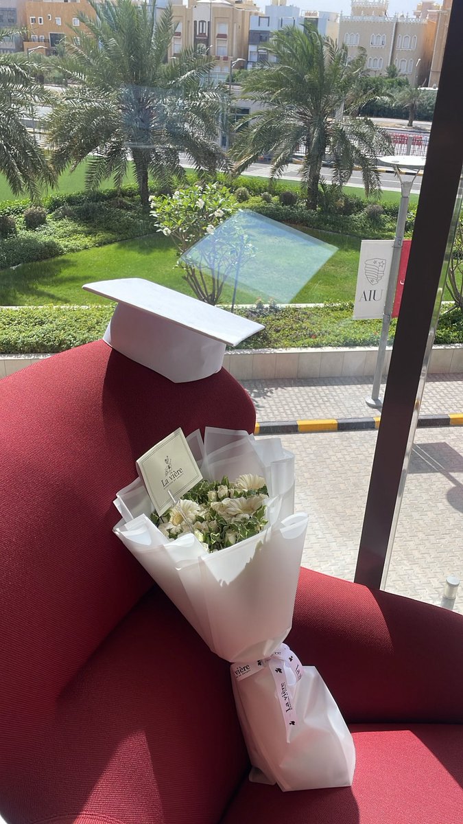 in6ill's tweet photo. عشوائيات من يوم تقديمي مشروع التخرج https://t.co/83eKVe69zz