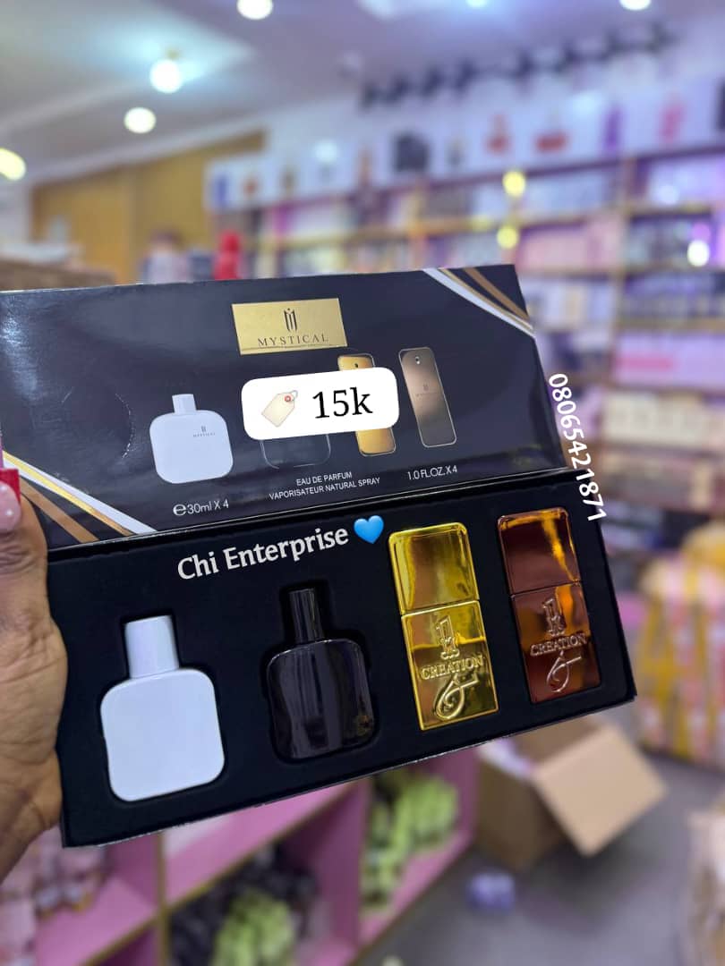 LeonardChii's tweet photo. 4in1 Perfume gift set available for pickup and delivery 🚚
🏷️15k for any frame you choose to buy
📍 Port Harcourt and I deliver nationwide
I have 6 of the first set left and 2 of the second set left 🥺
Pls rtw 🙏
#Vendorena #Perfumeset https://t.co/97NCaKwLuy