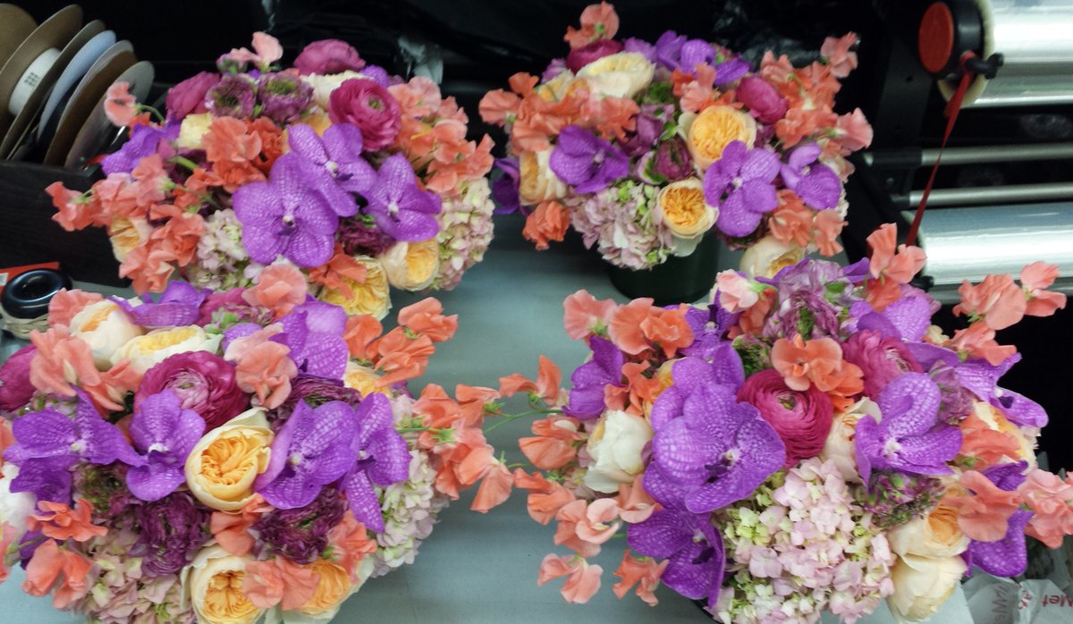 FloralStudioNYC's tweet photo. Flower arrangements for a small party today in Wall Street
#flowers #corporate #events #manhattan #nyc #wallstreet #publicrelations https://t.co/E9TD3cOVRS