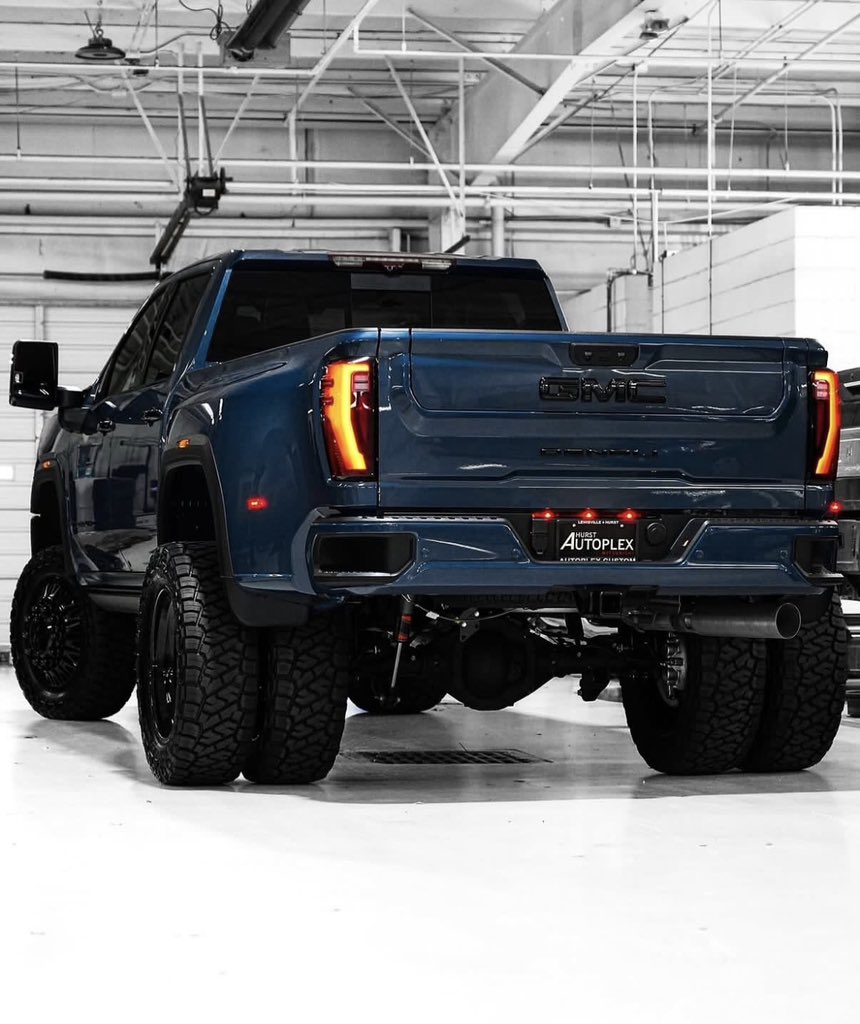 GrailArchive's tweet photo. GMC Denali Ultimate😈 https://t.co/ySp5JCEUrz