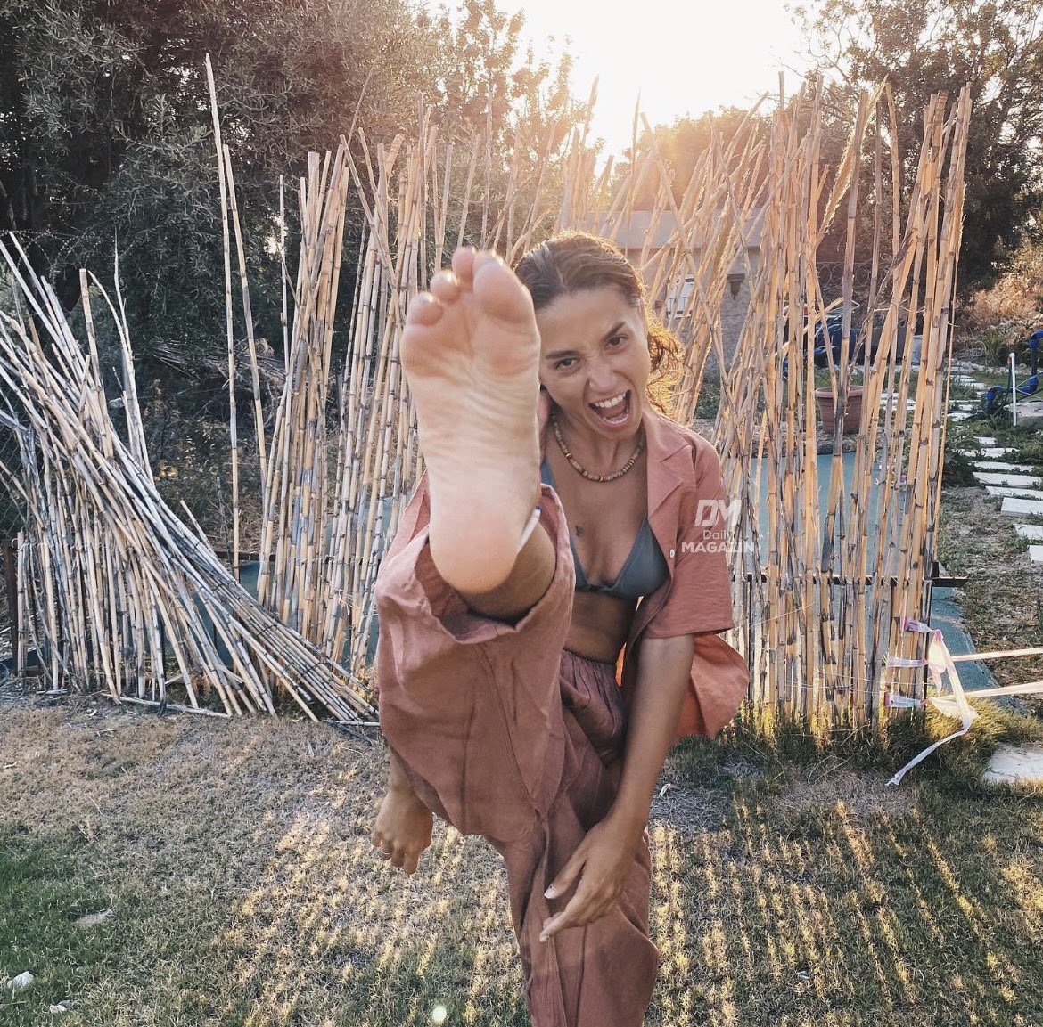 daily_magazin's tweet photo. Zeynep Bastık:

''Ayak hiç güzel bir şey değil, nesini bu kadar seviyorsunuz?'' https://t.co/bqsqiYykTN