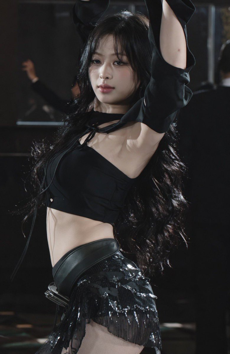 ahyeon pics tweet media