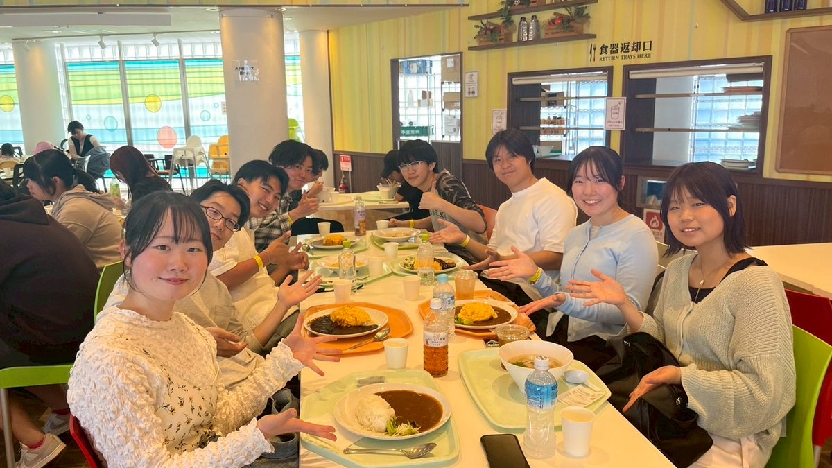 MeijiChanbara's tweet photo. 先日、碧剣会でよみうりランドに行きました！
約130名が参加し、絶叫班 とがんばろう班、平和班に分かれ、乗り物に乗ったり甘いものを食べたり、楽しい時間を過ごしました😆💞
今年度最初のイベントで1日を通して新入生も上級生も仲良くなれたと思います🌟

#スポーツチャンバラ
#スポチャン
#明治大学 https://t.co/KAOjwk6BcW