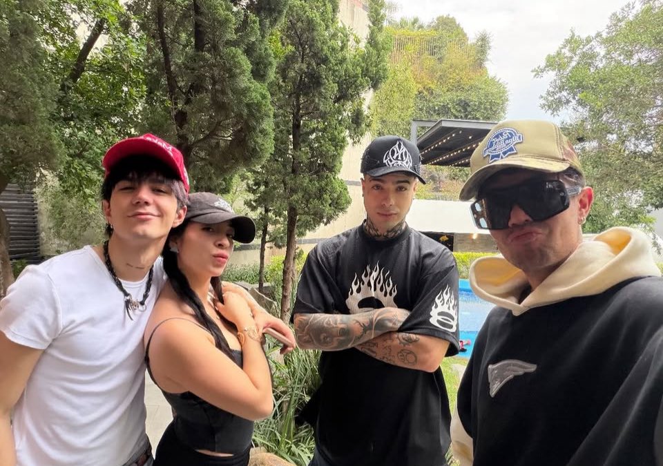 mirimlp's tweet photo. Siguen juntos Carlos, Katy y Naim🥲 ya que hagan live plsss #lamansionvip https://t.co/mjSvo91hDJ