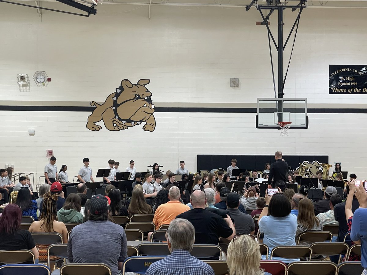 BEnglandCT's tweet photo. Wonderful band concert this evening!#CTMSBulldog https://t.co/AtFTPSF4BR