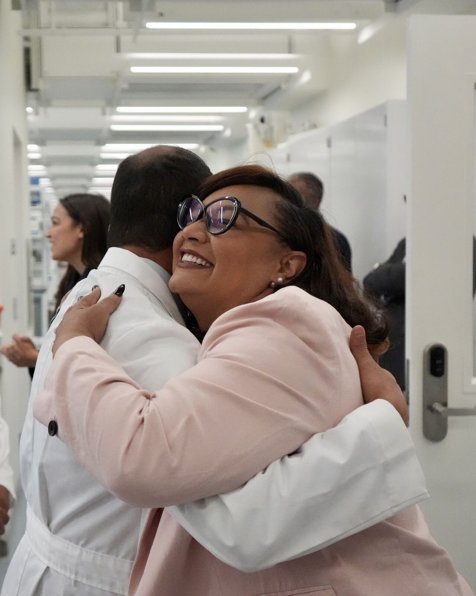 abdudwead's tweet photo. Honored and grateful to see Congresswoman @AOC and Congresswoman @NikemaWilliams today at @MSMEDU .
A truly inspiring moment to witness leaders committed to equity, community, health care, and public service 
Proud to be part of #MSM . 
#AOC #Prostate_Cancer #KSA #USA 
🇸🇦♾️🇺🇸 https://t.co/iwNdouBXca