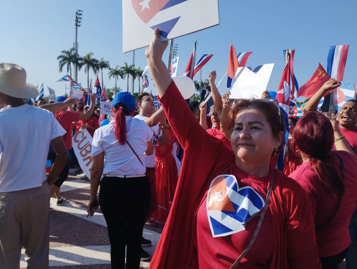 Yamilet50088609's tweet photo. Por difíciles que sean los tiempos, nada nos detendrán: seguiremos avanzando en la educación, porque en cada docentes late un pedazo de #Cuba. #VillaClaraConTodos https://t.co/7gw2JGS2Wq